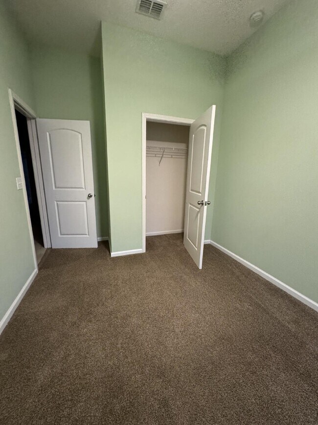 Building Photo - 3 bedroom 2.5 bath townhome in Bartram Park