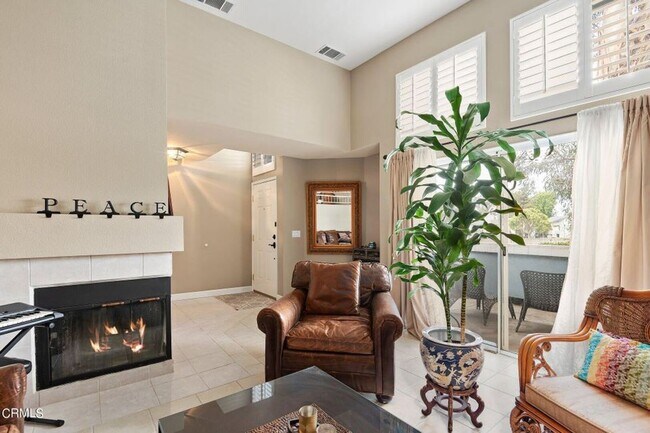 Building Photo - 2 Bedroom + 2.5 Bathroom Townhome + Loft! | Weston Cape Regatta | Ventura | Unfurnished