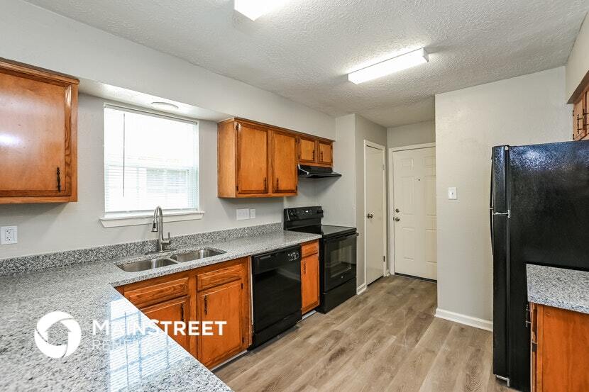Building Photo - 4922 Crestway Dr