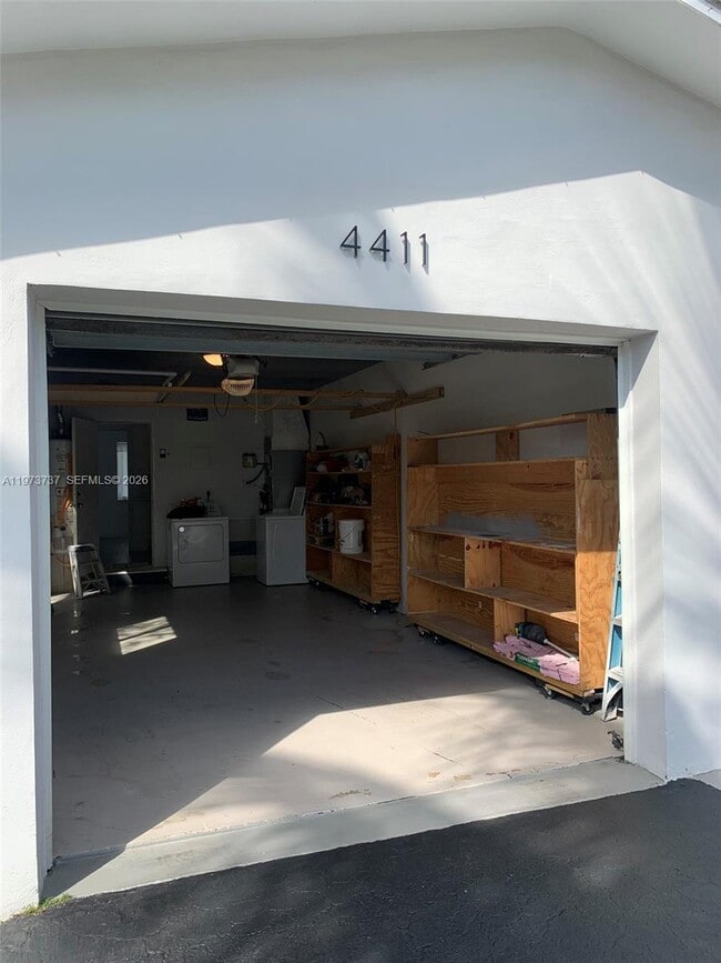 Building Photo - 4411 W Broward Blvd