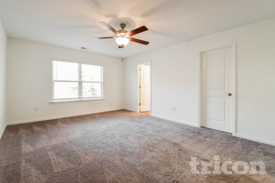 Building Photo - 2230 Rosemary Park Ln
