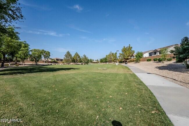 Building Photo - 6922 S Black Hills Way