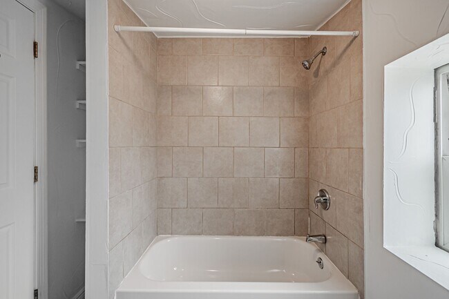 Building Photo - 4BD, 2BA Sun Valley Home with Large Driveway for Parking