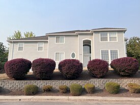 Building Photo - 1510 NW Gregory Dr