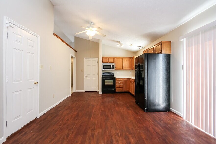 Building Photo - 6167 Connie Ct