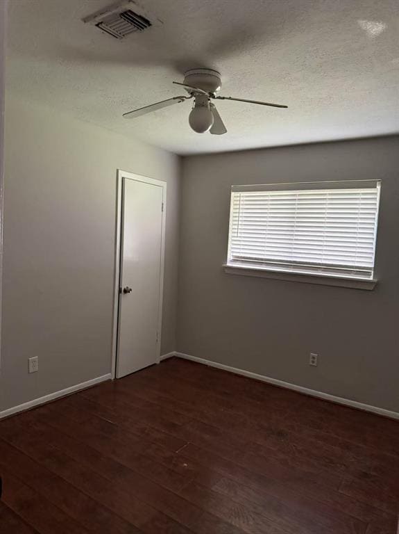 Building Photo - 7510 Londres Dr