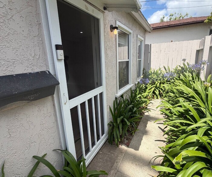 Building Photo - 1517 Idaho Ave