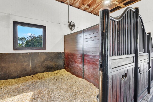 Building Photo - 11231 Ira Ln