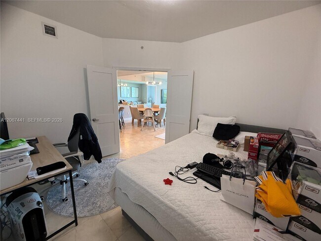 Building Photo - 15051 Royal Oaks Ln