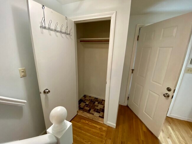 Building Photo - C3 Franklin Square