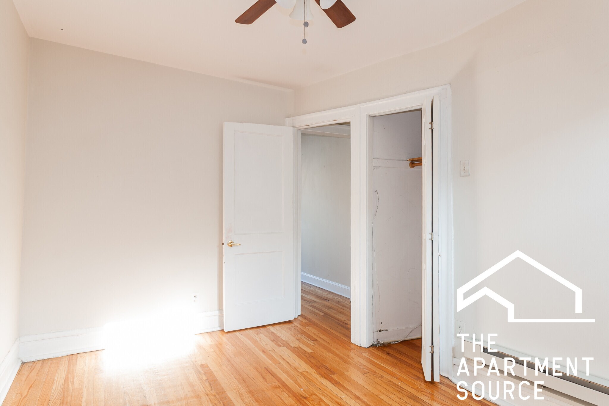 Building Photo - 837 W Cornelia Ave