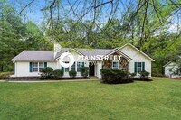 Building Photo - 3 Bedroom Pet-Friendly Home in SHARPSBURG,...