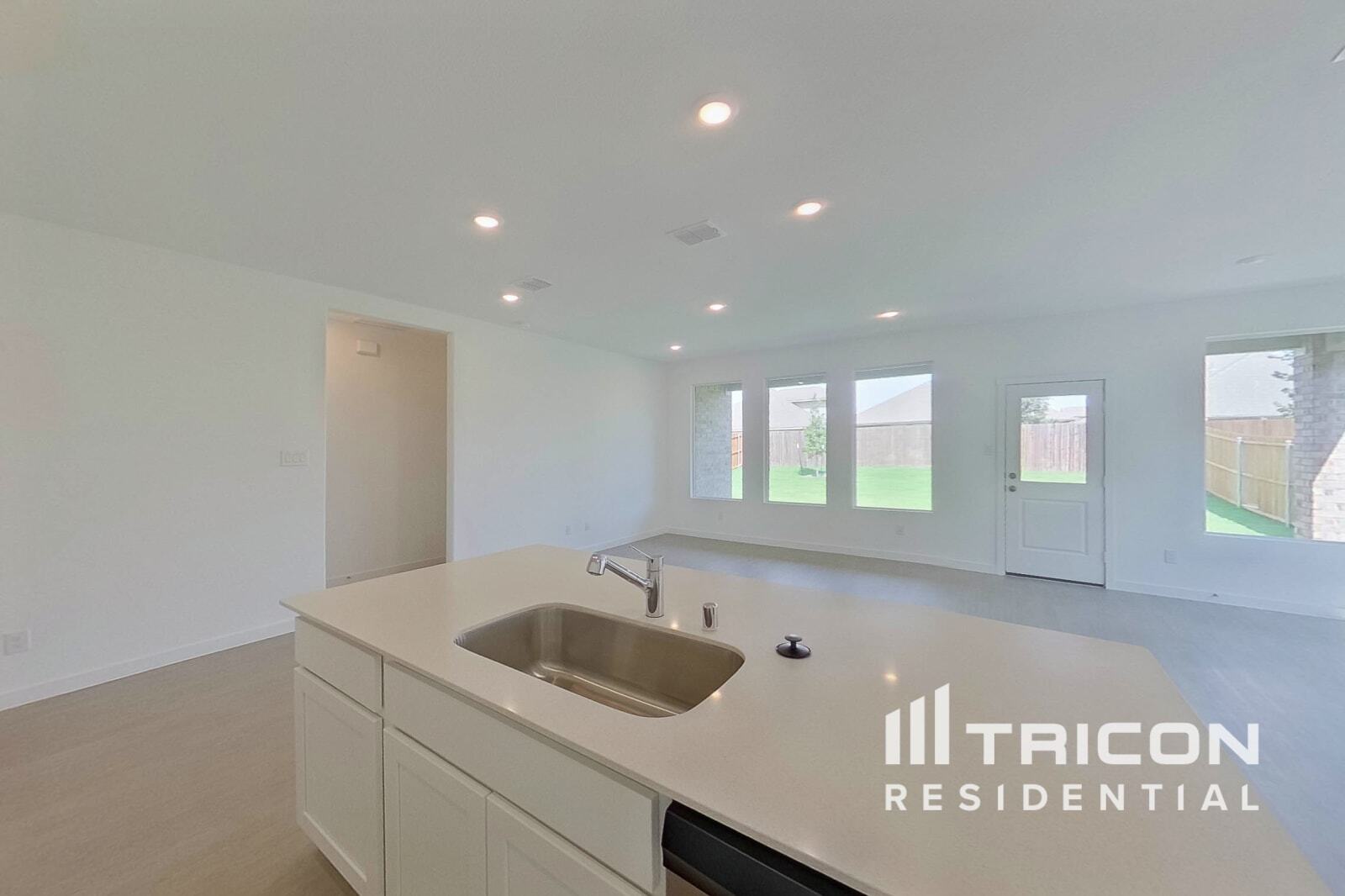 Building Photo - 1305 Francesca Dr