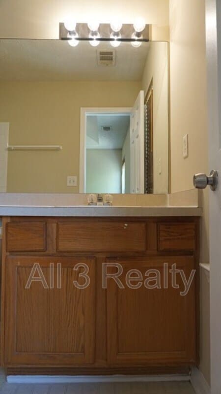 Building Photo - 5705 Hampton Ct