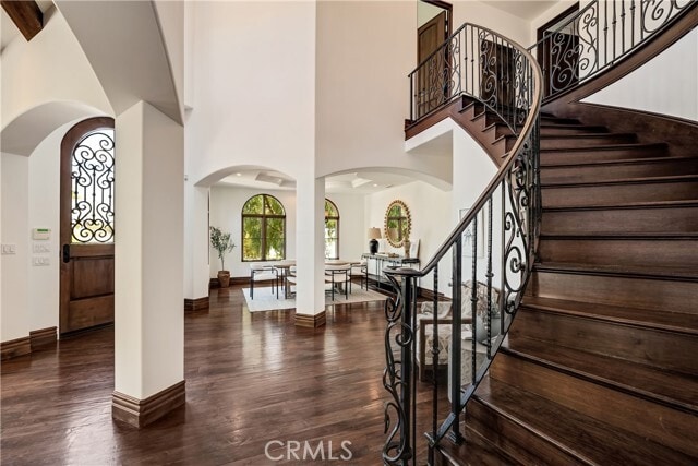 Building Photo - 718 N Poinsettia Ave