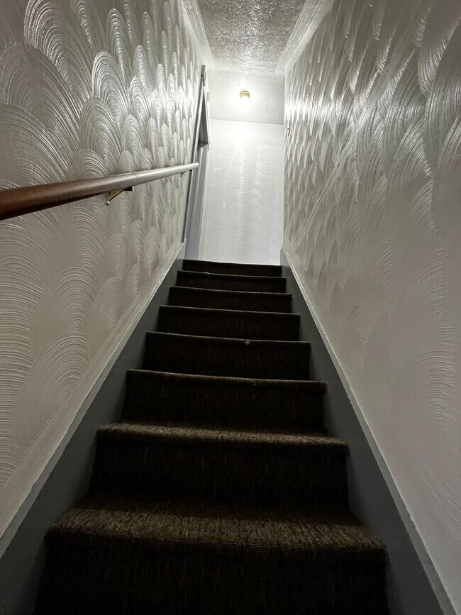 Building Photo - 21-23 Locust St