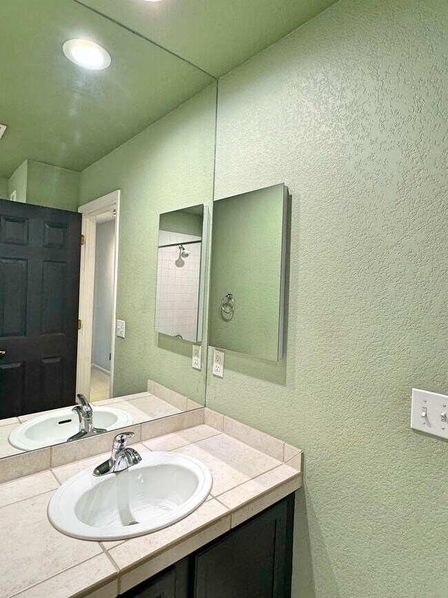 Building Photo - 4271 S Blackhawk Cir