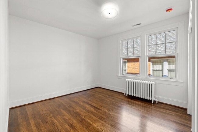 Building Photo - 2814 Bellevue Terrace NW