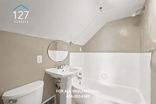 Building Photo - Spacious 4-Bedroom Single Family home with Large Backyard & Ample Storage