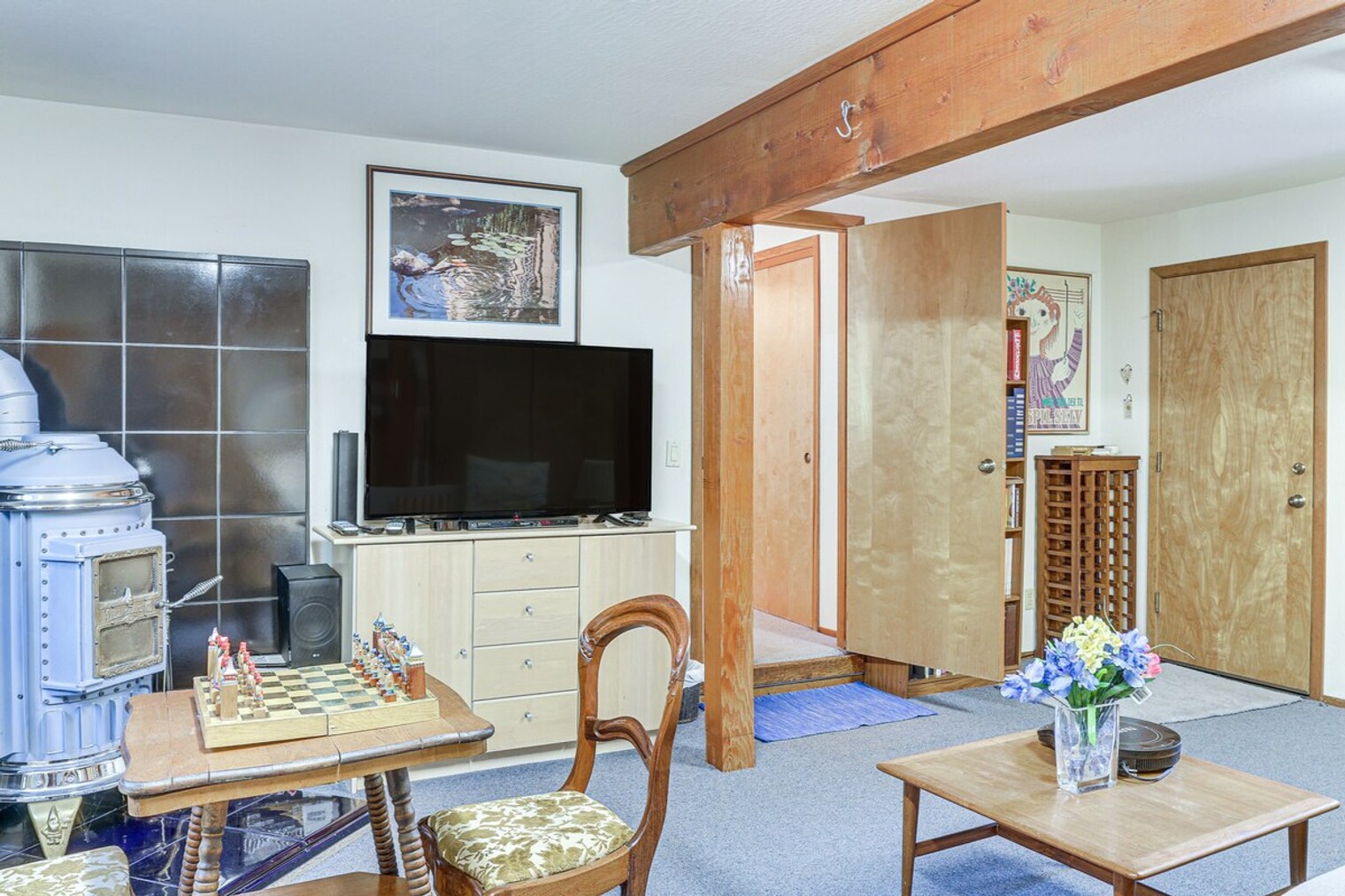 Building Photo - 320 Rim Dr