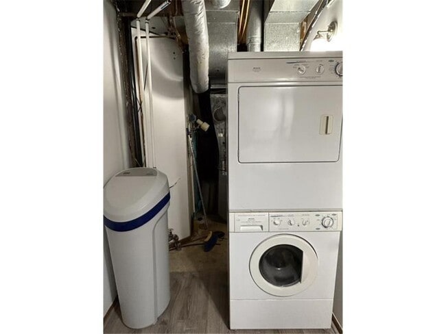 Building Photo - 17553 Ionia Path