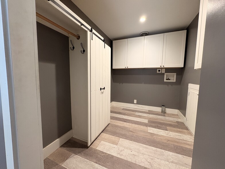 Building Photo - 104 Cottage Rd