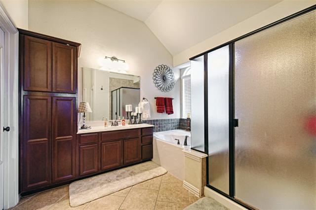 Building Photo - 1640 Bradford Grove Trail