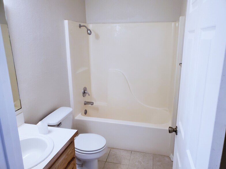 Building Photo - 428 Kays Ln