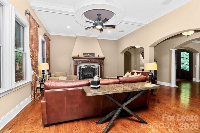 Building Photo - 6031 Greystone Dr