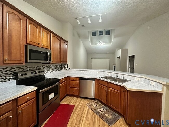 Building Photo - 5442 Fuller Dr