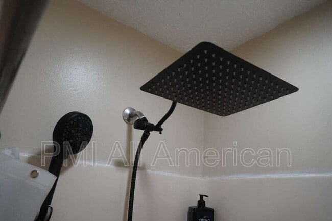 Building Photo - 1142 Blankshire Rd