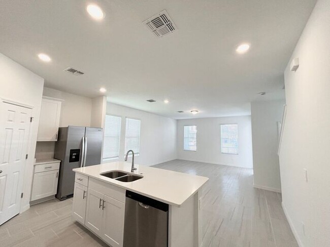 Building Photo - Brand New 3/2.5 Modern Home with a Loft an...