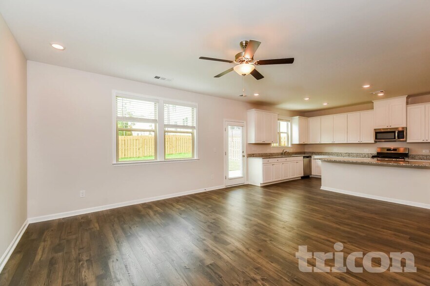 Building Photo - 151 Chapelcrest Ln