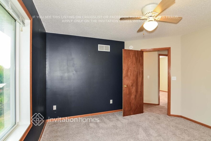 Building Photo - 26678 Oakridge Way