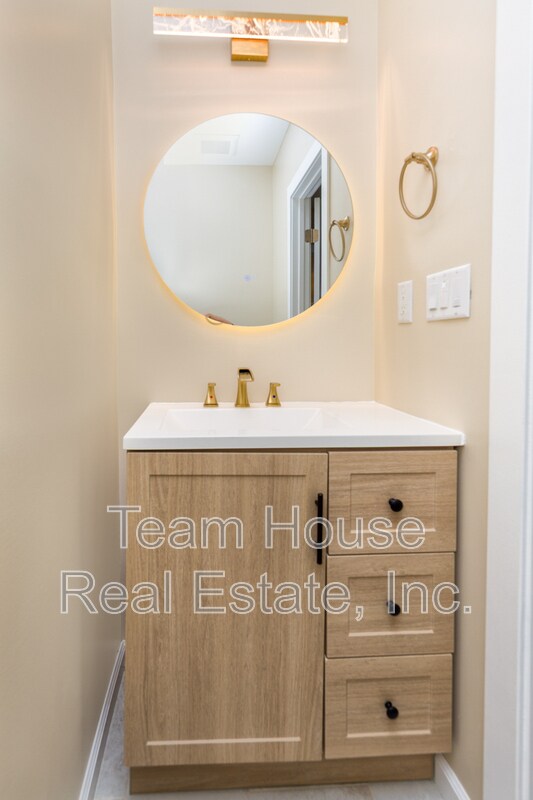 Building Photo - 7671 Quakertown Ave