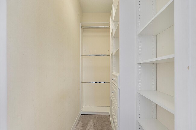 Building Photo - 316 34th Ave N