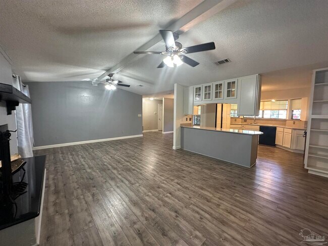 Building Photo - 304 Arabian Dr