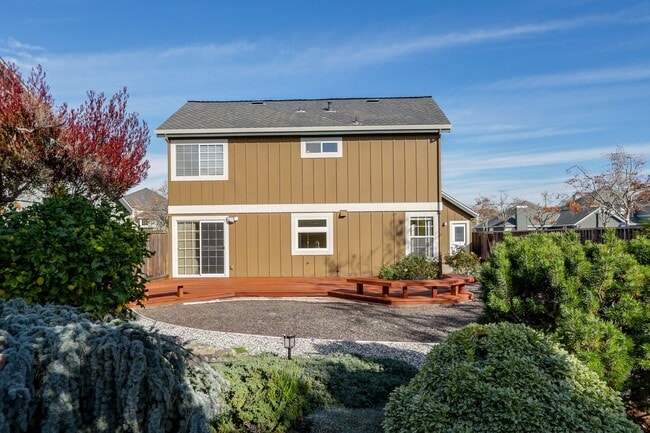 Building Photo - 3 Bed / 3 Bath single family home with huge backyard in Foster City. YouTube tour!!