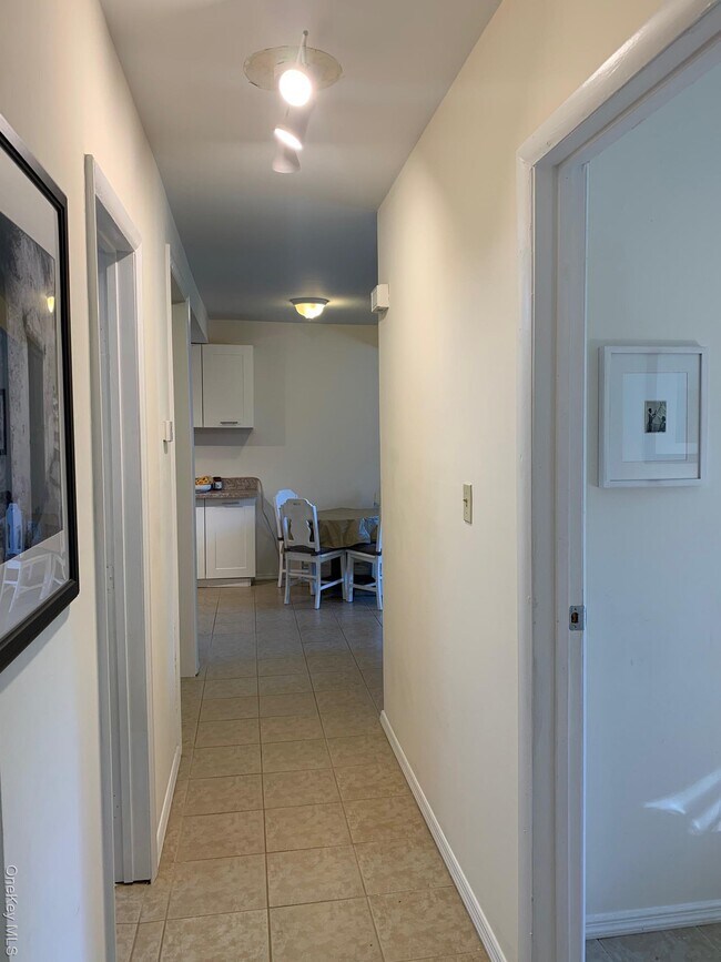 Building Photo - 23 Pearl St