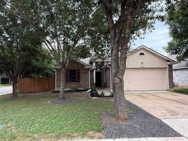 Primary Photo - 14517 Oliphant St
