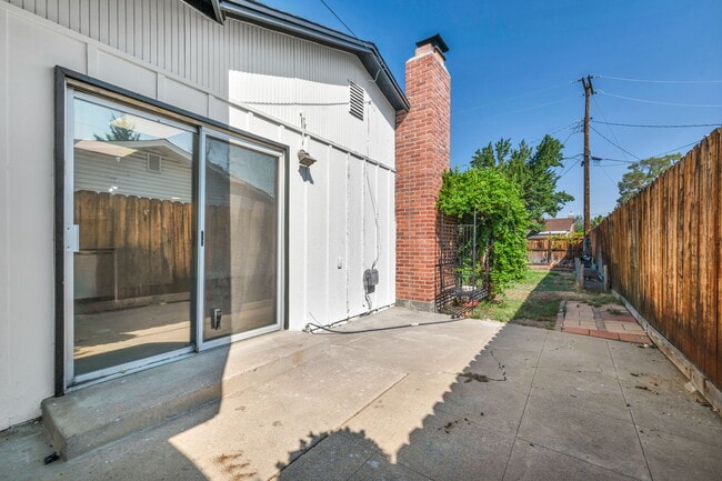 Building Photo - 785 Casazza Dr
