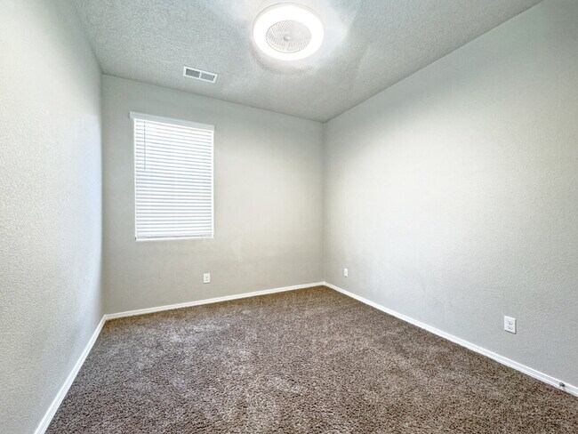 Building Photo - Wonderful, Newer 4 BR Home in Cleveland Heights!