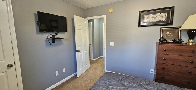 Building Photo - 312 Joe Walding Dr