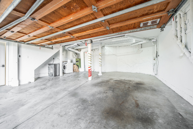Building Photo - 1716 14th Ave
