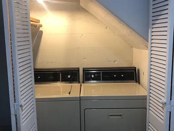 Building Photo - 1429 Columbia St