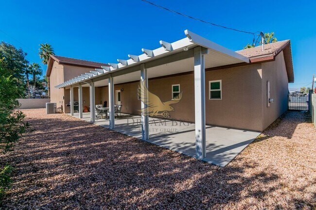 Building Photo - 4615 E St Louis Ave