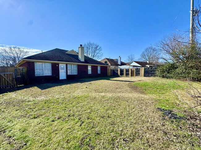 Building Photo - 6416 Valley Oak Dr