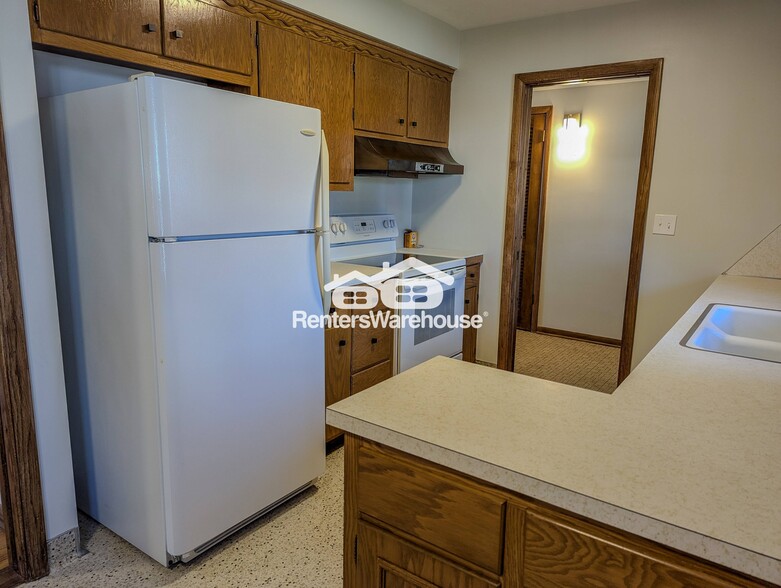 Building Photo - 5716 W 68th St