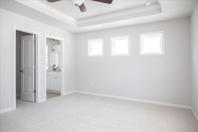 Building Photo - Newly Constructed 4bd/3.5ba Minutes From A...