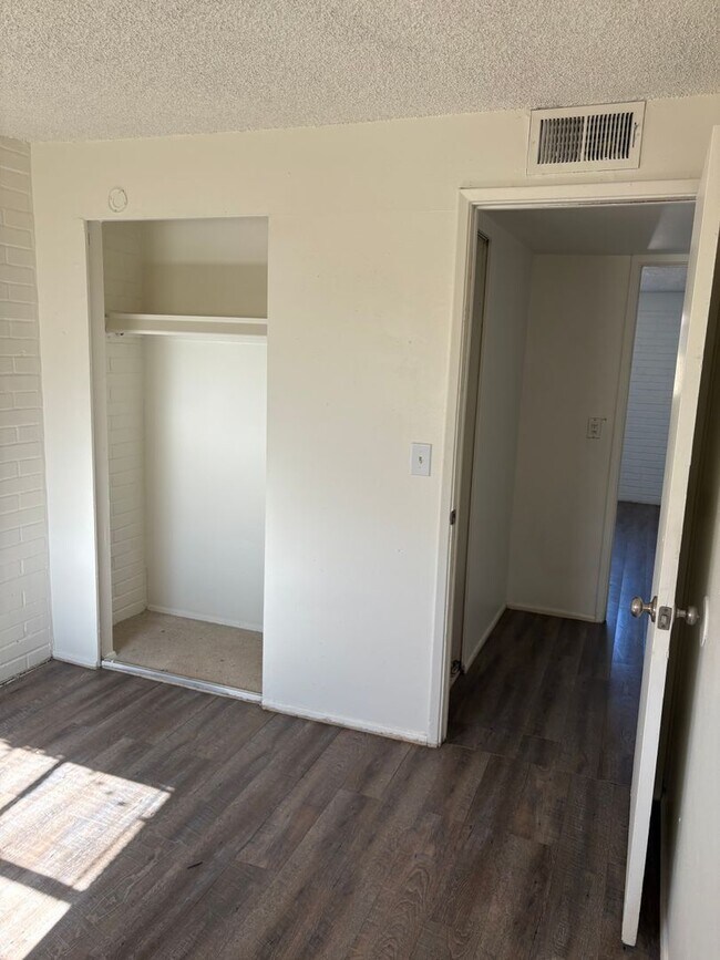 Building Photo - 3312 S Kolb Rd